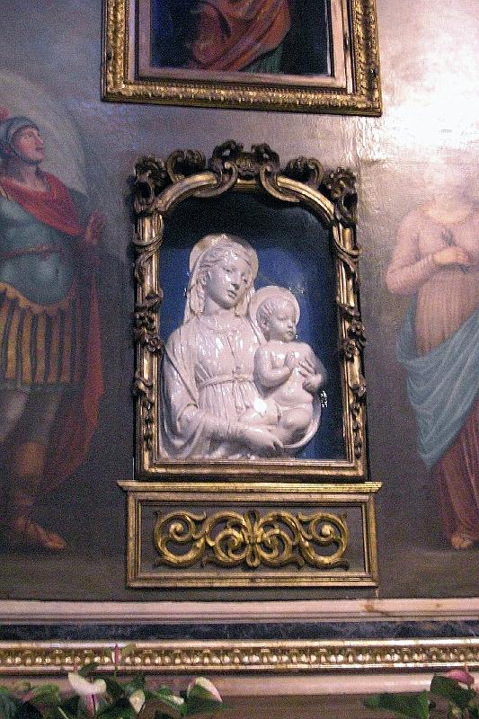 14 Lucca - S. Michele, madonna di L. della Robbia.JPG